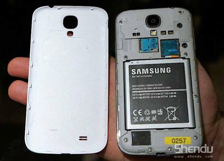 Galaxy S4電池爆出問題 德國三星免費更換電池